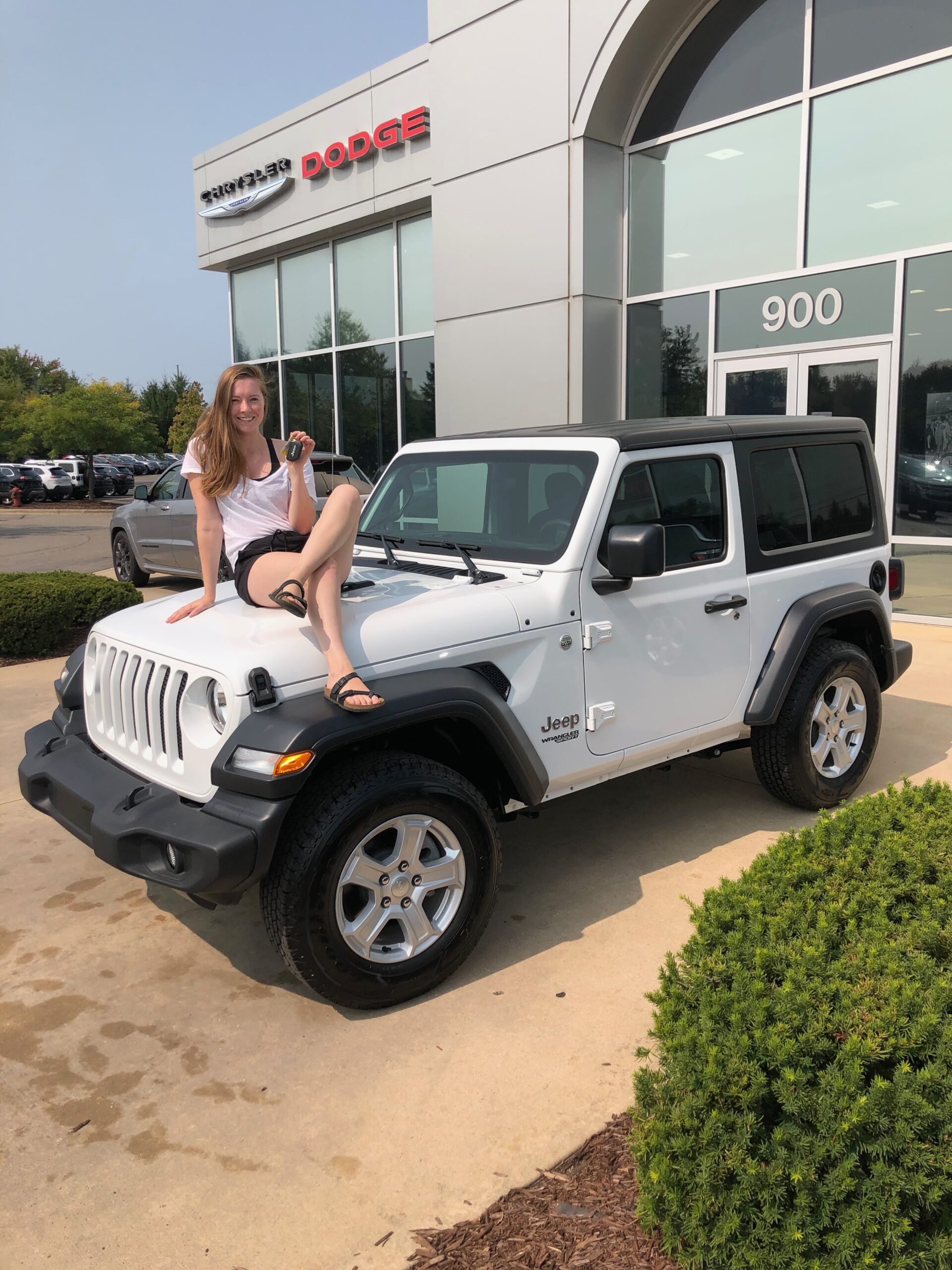 I BOUGHT A BRAND NEW JEEP WRANGLER! · Randi with an i