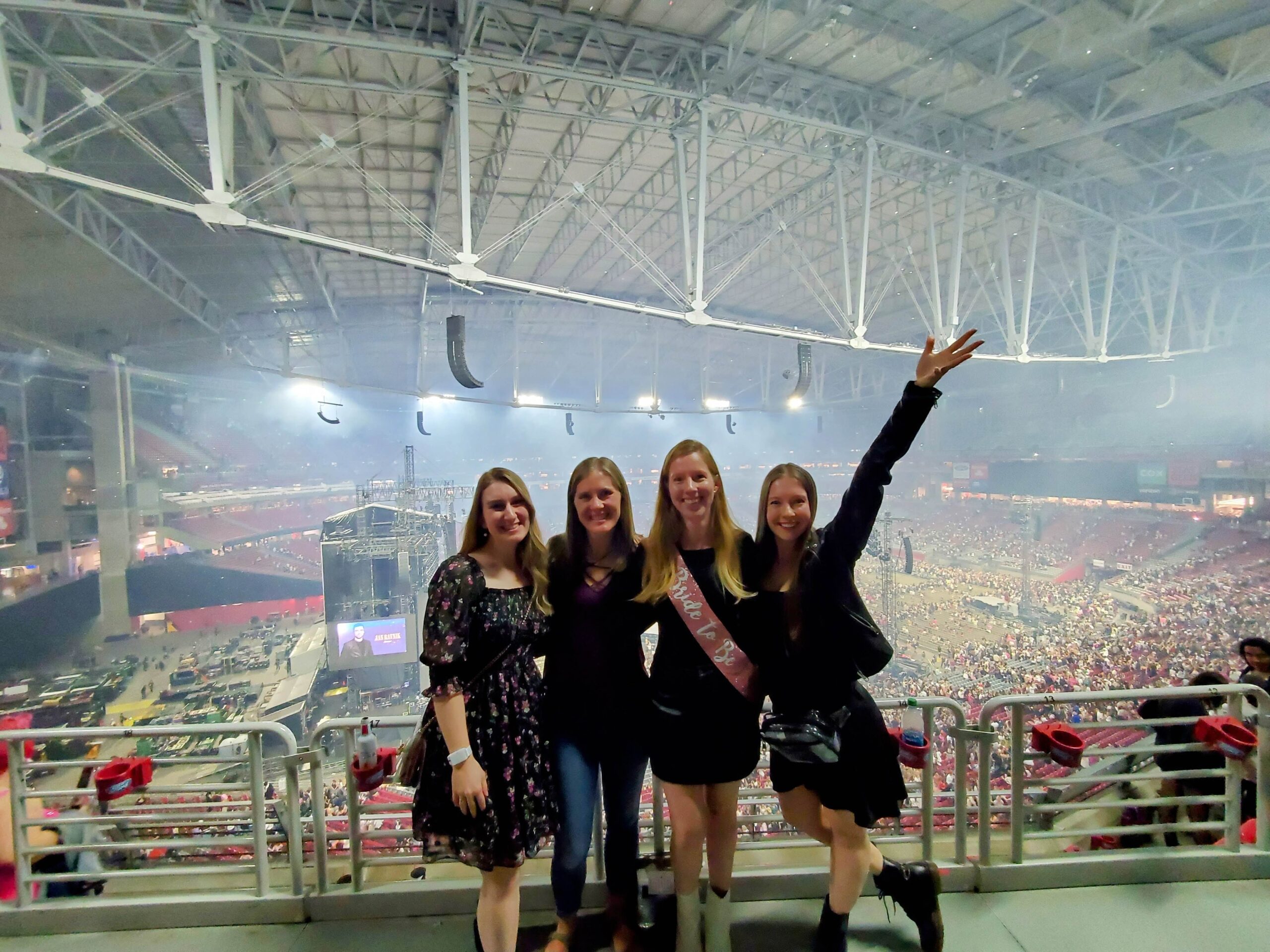 eras-zona-taylor-swift-s-eras-tour-in-glendale-randi-with-an-i